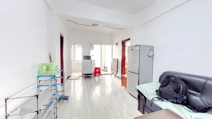 亚单角二手房实景图