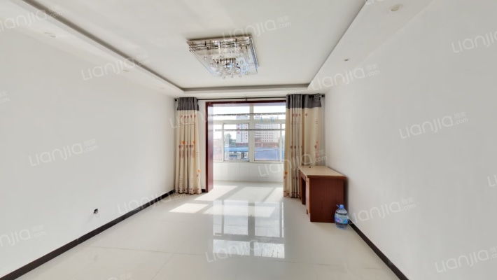 新新小镇二手房实景图