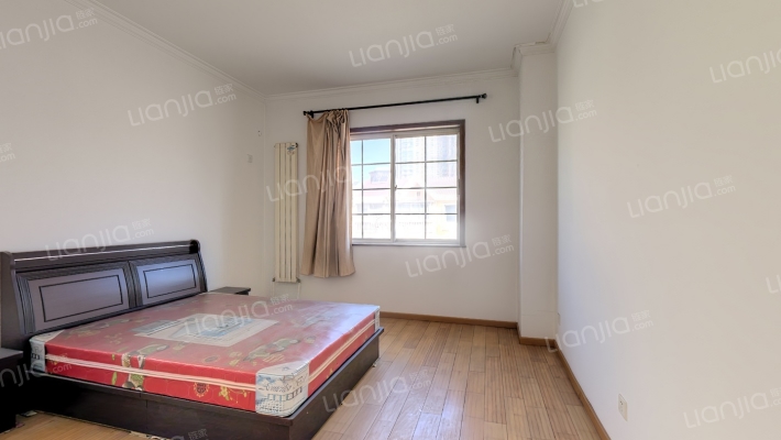 名流丽苑二手房实景图