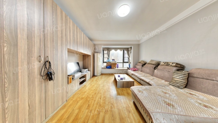 外滩棕榈泉二手房实景图