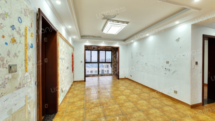 银洲·皇家花园二手房实景图