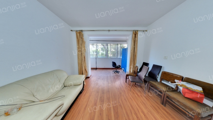 滨江公寓二手房实景图