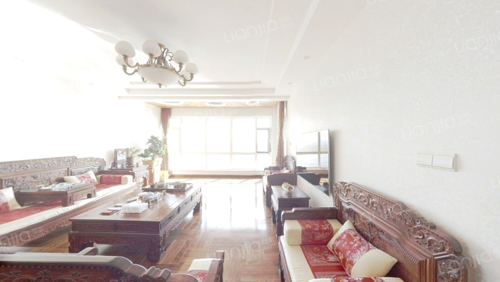 华盛玫瑰港湾南区二手房实景图