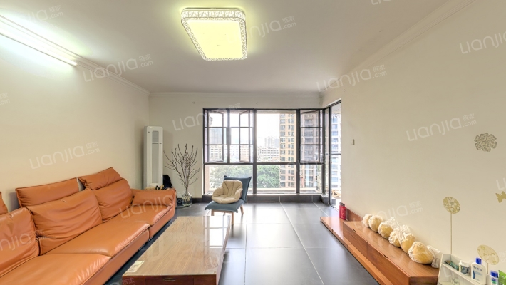 田禾塞纳河畔二手房实景图