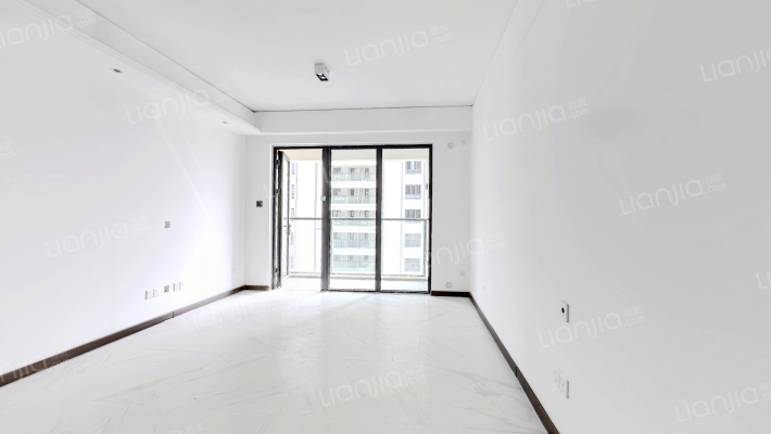 实地蔷薇国际二手房实景图