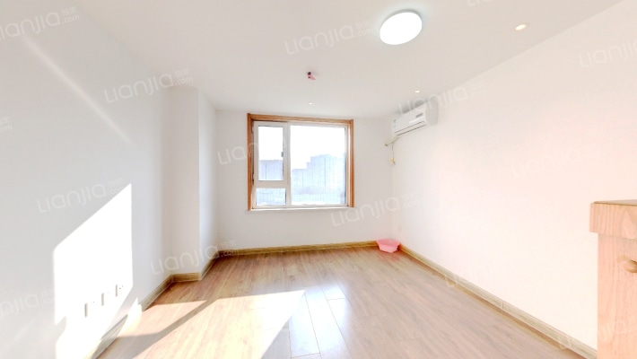 恒峰天泉小镇欢乐颂二手房实景图