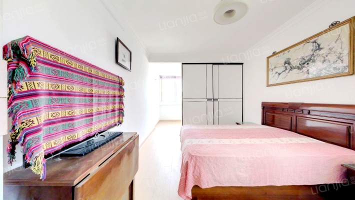 斜土路2200弄二手房实景图