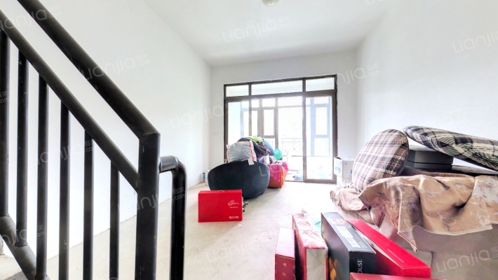 恒大悦珑台二手房实景图