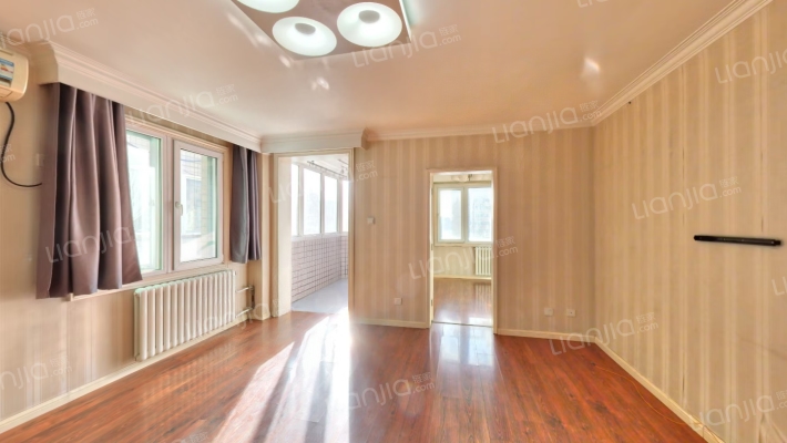 城市广场二手房实景图