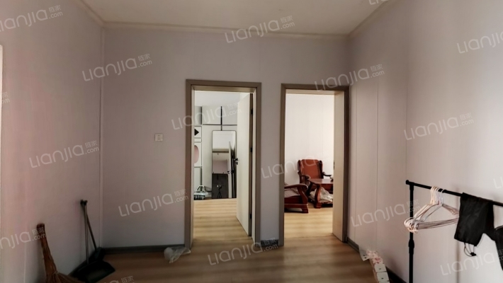 药械厂家属院二手房实景图