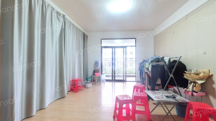 滨江名苑二手房实景图