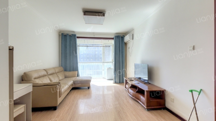 华阳路上电梯房，北京理想城南向装修两居出售-客厅