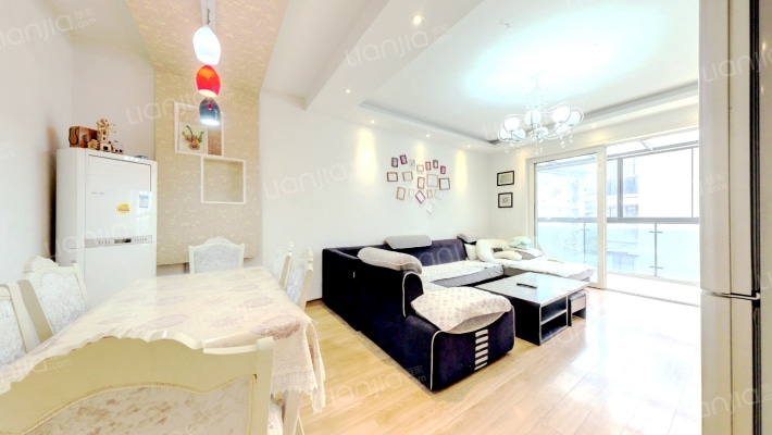 翡翠湾纯水岸二手房实景图