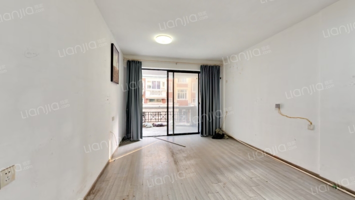 河畔花园二手房实景图