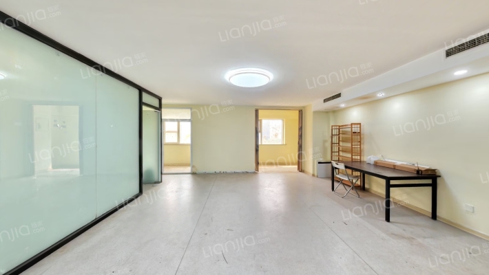 华世隆国际公寓二手房实景图