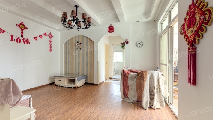 前进小区二手房实景图