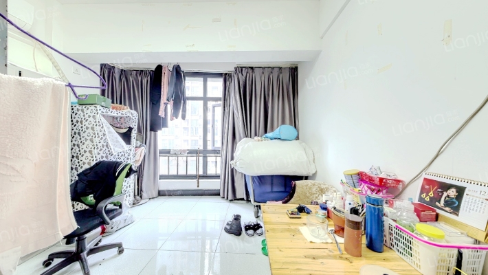 鸿达汽配广场二手房实景图