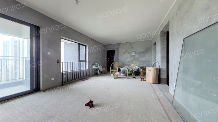 花样年龙年中心三期二手房实景图