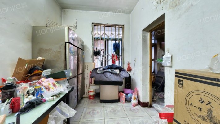 简易社区外贸小区二手房实景图