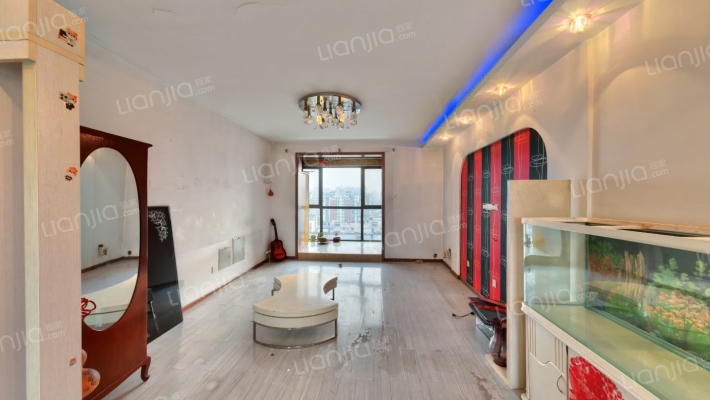 宝翠花都瞰景园二手房实景图