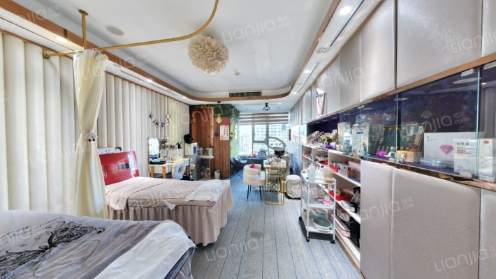 曼巴特写字楼二手房实景图