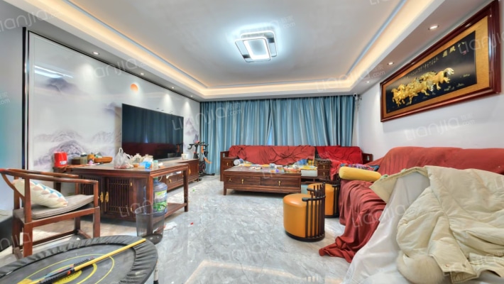 东鸣佳苑二手房实景图