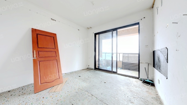 华秦铂湾二手房实景图