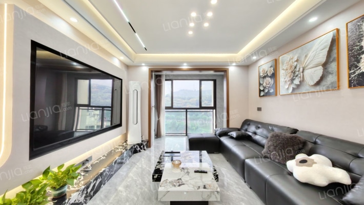 荧鸿艾坪山1号二手房实景图