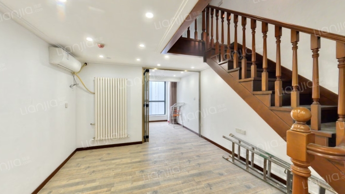 锦和广场二手房实景图