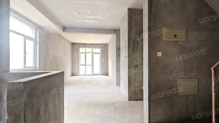 鸿威翡翠城二手房实景图