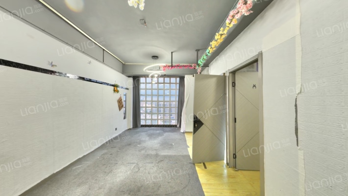 新青年广场二手房实景图