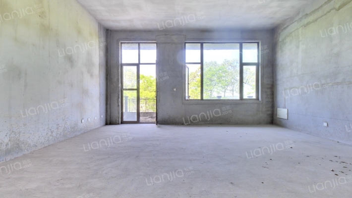 东湖山花雨别墅二手房实景图