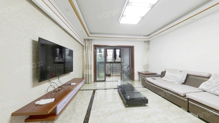 依云小区二手房实景图