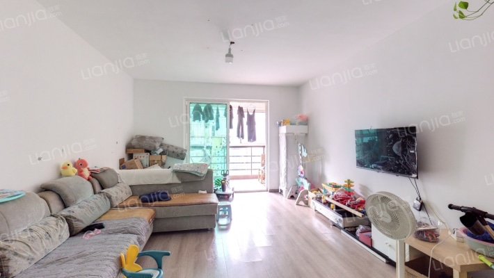 恒辉翡翠花园二手房实景图