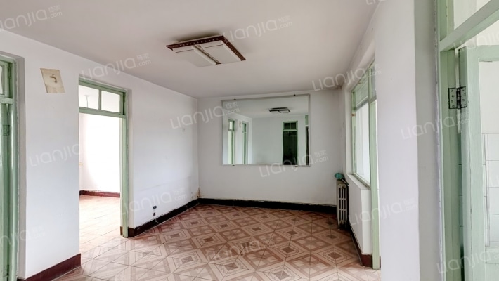 拖车厂家属楼二手房实景图