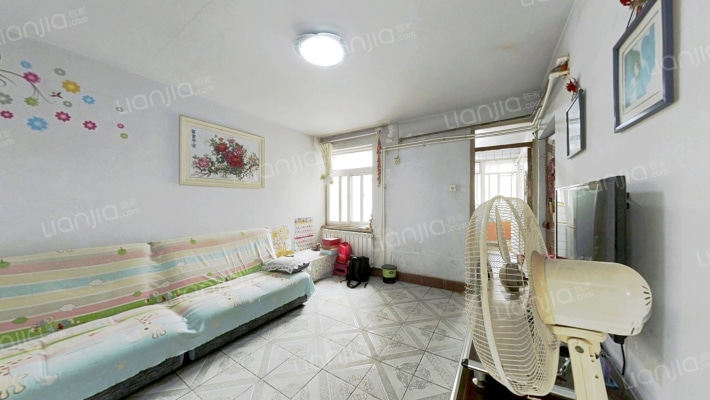 龙福里新河西楼二手房实景图