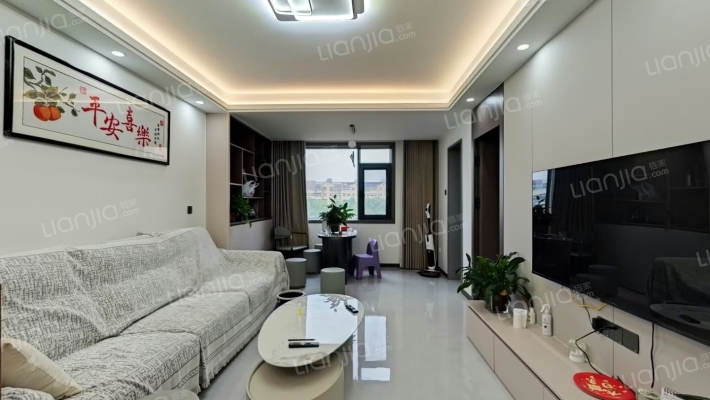 鸿鹰小区二手房实景图