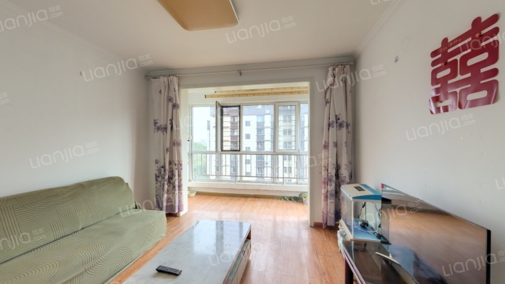 国泰龙城苑东区二手房实景图