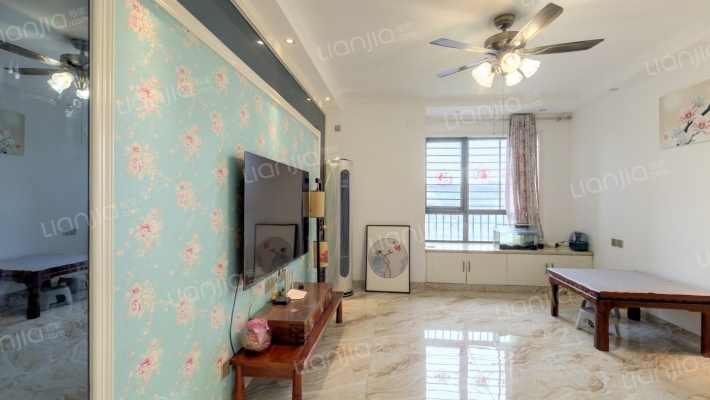 新里卢浮公馆三期二手房实景图