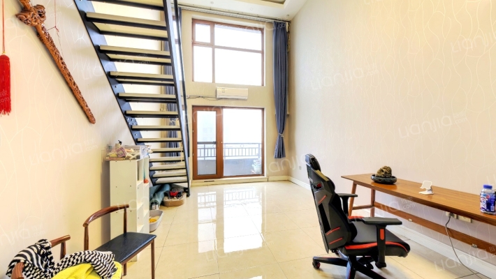 汇锦香槟湾二手房实景图