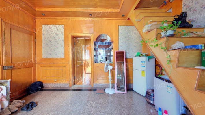 蜂场新村二手房实景图