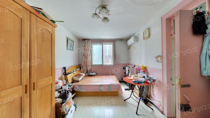 棉四二宿舍二手房实景图