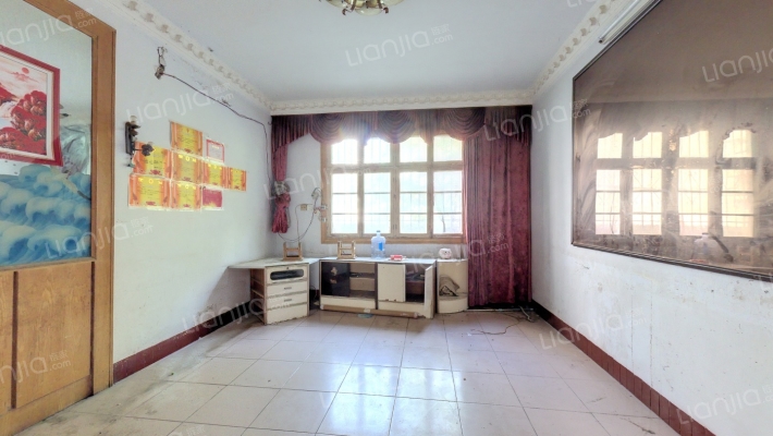 汽配公司家属院二手房实景图