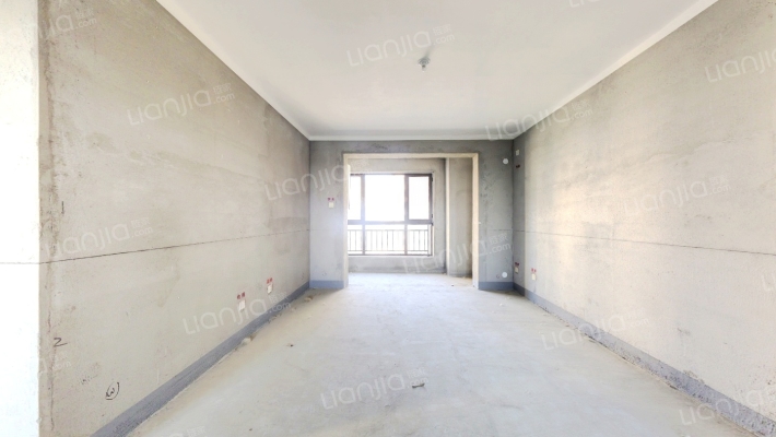 天伦湾嘉园 好楼层 毛坯 无抵押-客厅