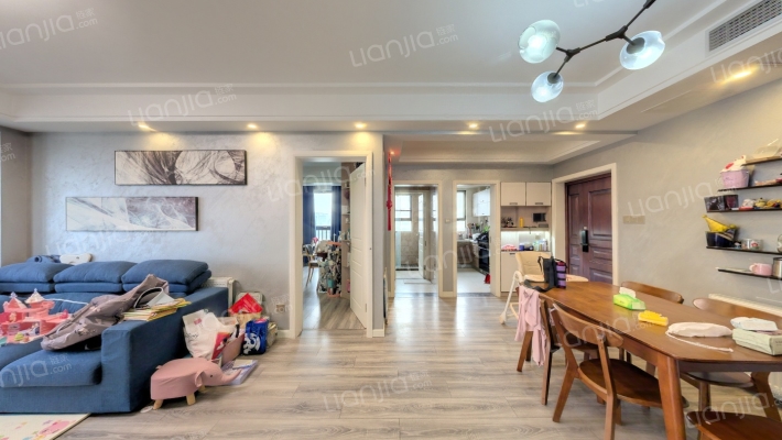 晨朗东方花园二手房实景图