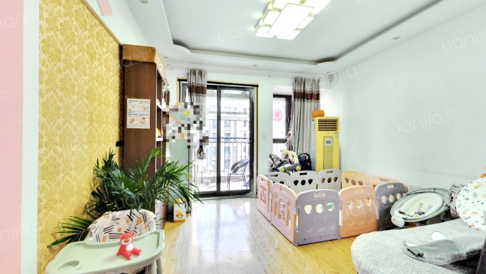 南山雨果西区二手房实景图