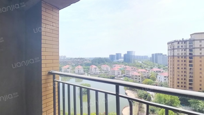 聚佳鑫湖畔二手房实景图