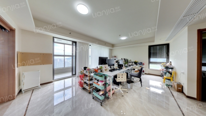 绿地中央广场六期二手房实景图