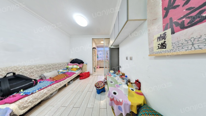 荣工街二手房实景图