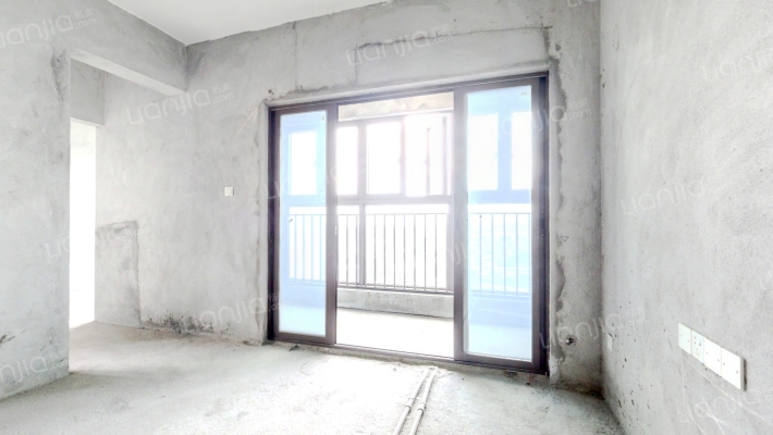 大新鸿基豪苑二手房实景图